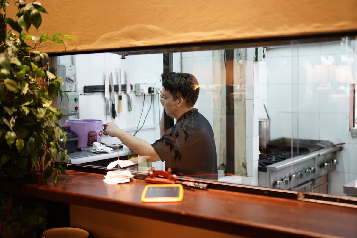 Image of head chef Richie from Romeo and Juliet working