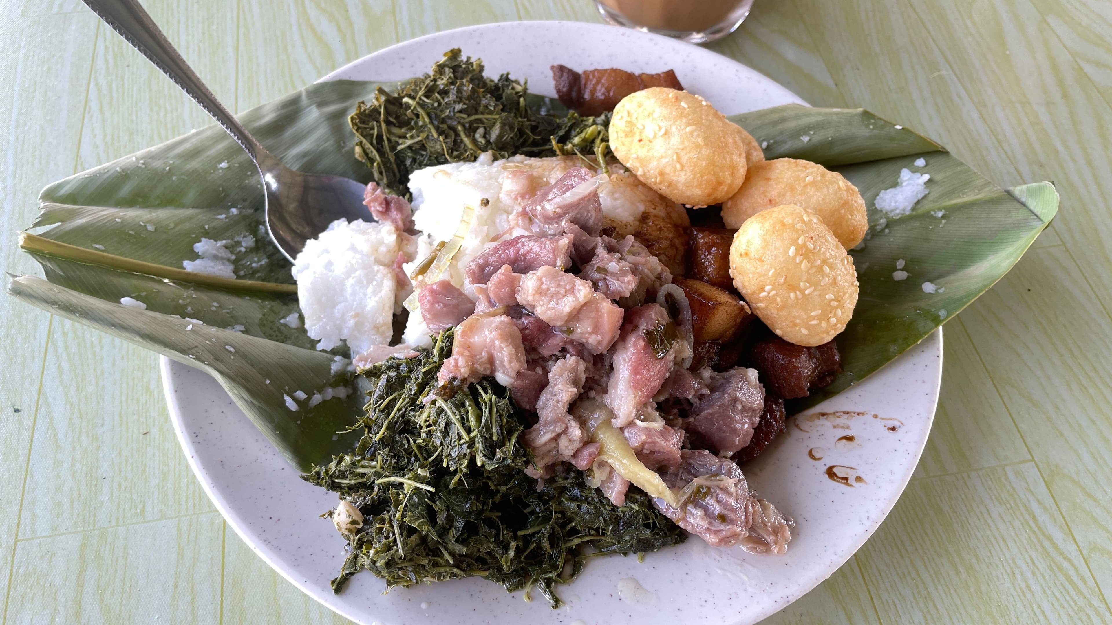 Economy rice at busang jelini, dayak food such as nasi bungkus kayan, kasam babi, kuih dinuh, and babi kicap.